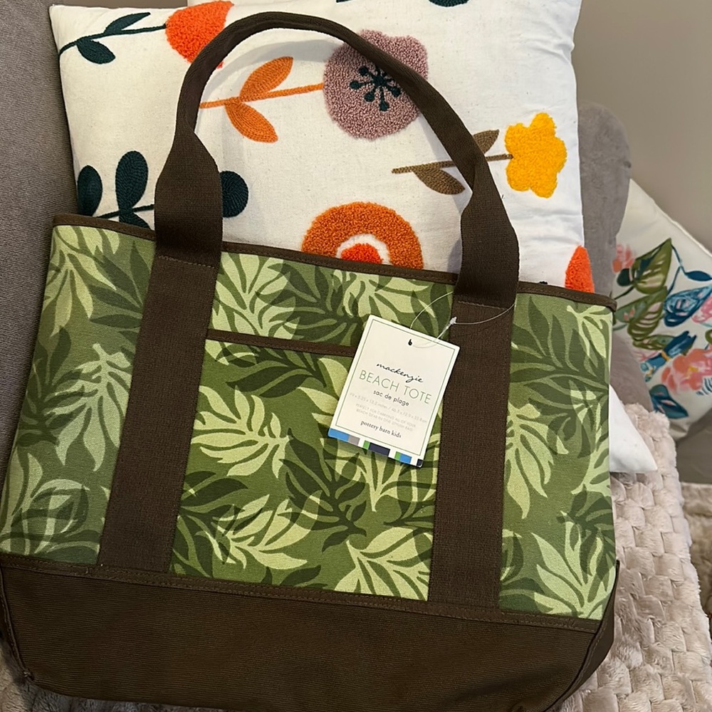 Pottery Barn Kids Mackenzie Beach Tote bag new